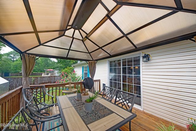 21 Warwick Court, Hampstead, NC 28443