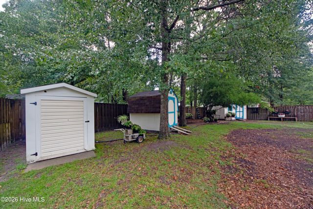 21 Warwick Court, Hampstead, NC 28443