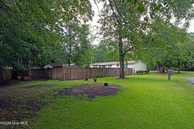 21 Warwick Court, Hampstead, NC 28443