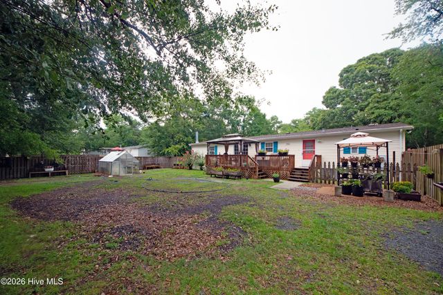 21 Warwick Court, Hampstead, NC 28443