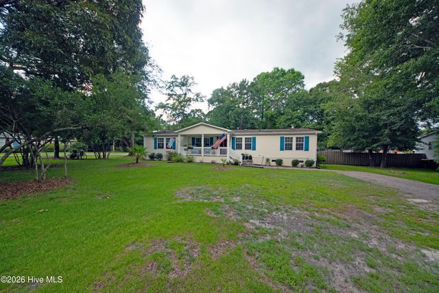 21 Warwick Court, Hampstead, NC 28443