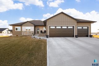 720 S Quartzite Cir, Tea, SD 57064