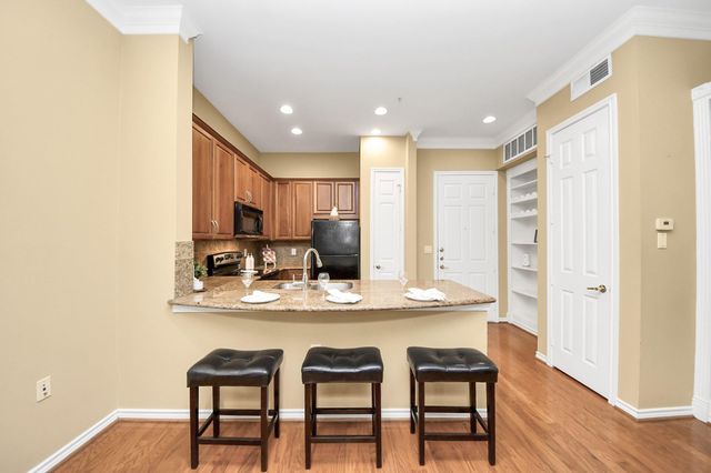 2400 Mccue Road 118, Houston, TX 77056