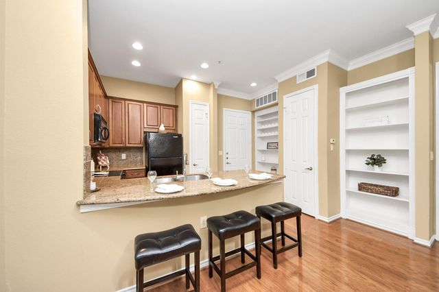 2400 Mccue Road 118, Houston, TX 77056