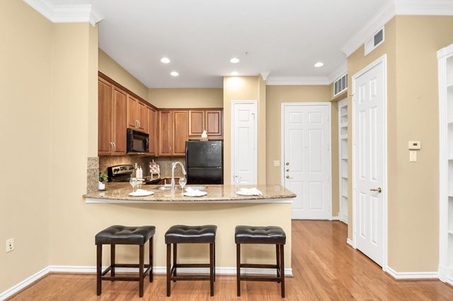 2400 Mccue Road 118, Houston, TX 77056