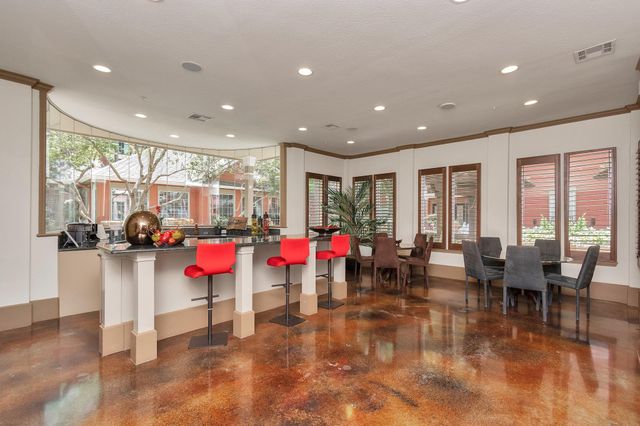 2400 Mccue Road 118, Houston, TX 77056