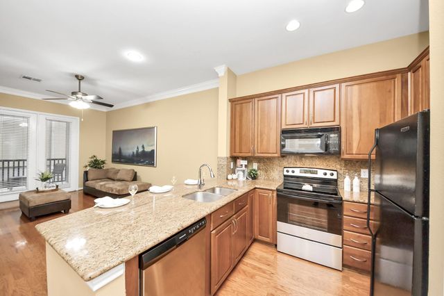 2400 Mccue Road 118, Houston, TX 77056