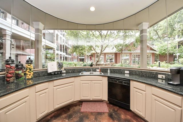 2400 Mccue Road 118, Houston, TX 77056