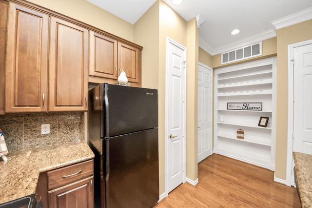 2400 Mccue Road 118, Houston, TX 77056
