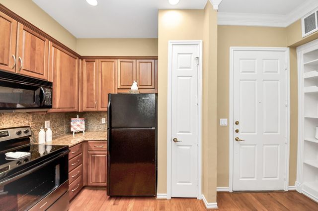 2400 Mccue Road 118, Houston, TX 77056