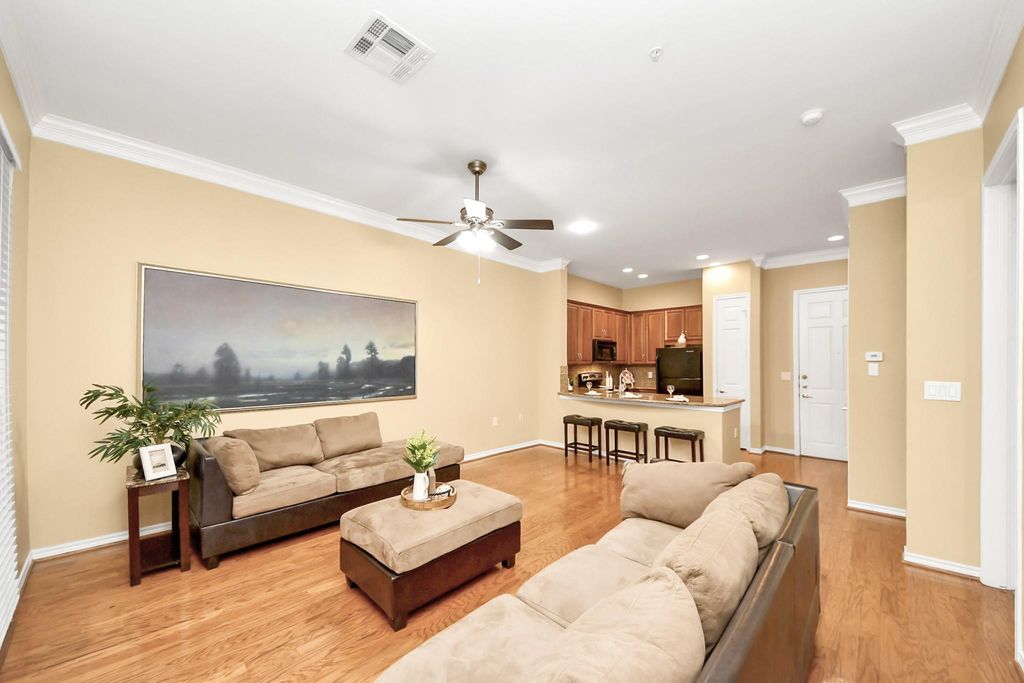 2400 Mccue Road 118, Houston, TX 77056