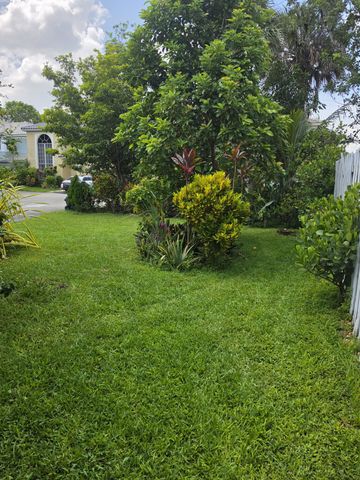 5351 NW 41st Way, Coconut Creek, FL 33073