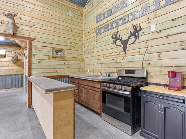 7601 Zion Hill Road, Poolville, TX 76487