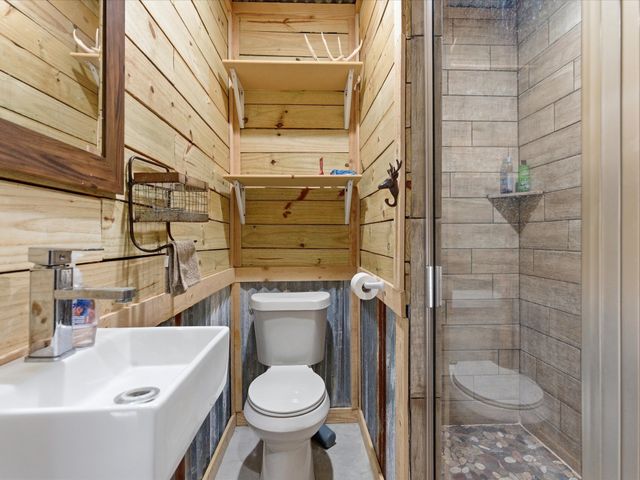 7601 Zion Hill Road, Poolville, TX 76487