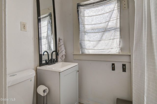 664 N Pearl Street, Albany, NY 12204