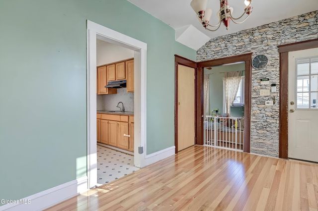 664 N Pearl Street, Albany, NY 12204