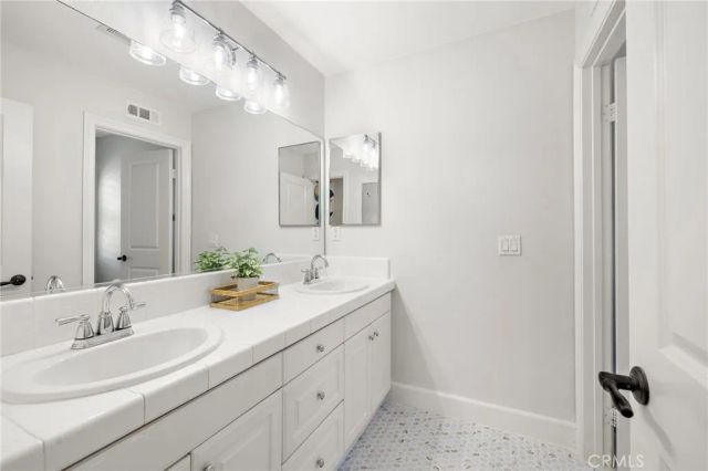 21 Snow Bush Street, Ladera Ranch, CA 92694