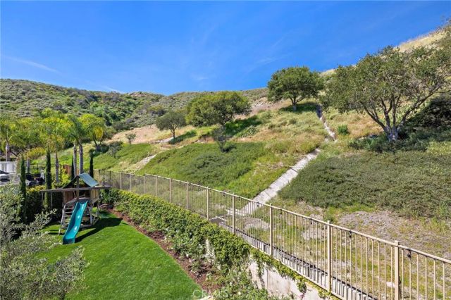 21 Snow Bush Street, Ladera Ranch, CA 92694