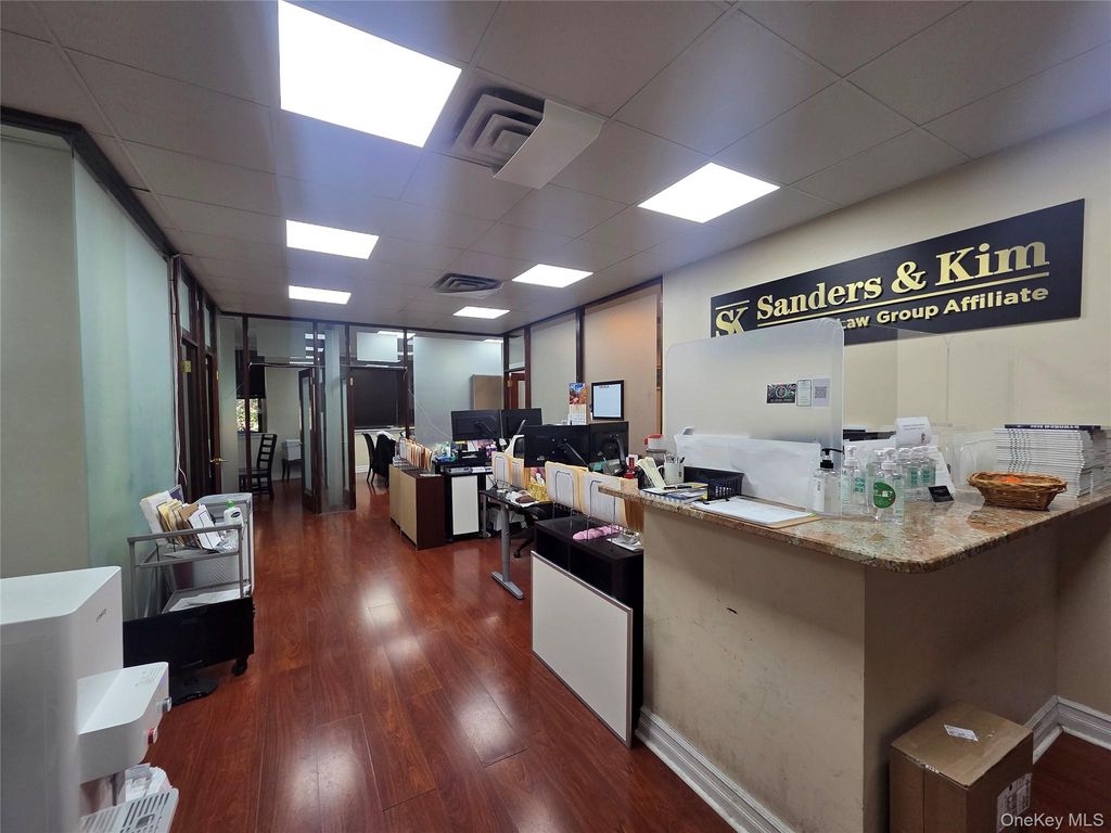 163-07 Depot Rd 101, Flushing, NY 11358 — photo 3