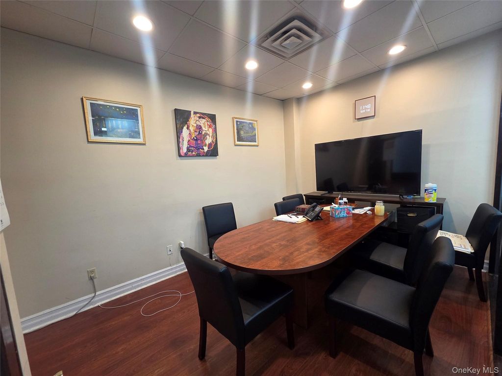 163-07 Depot Rd 101, Flushing, NY 11358 — photo 5