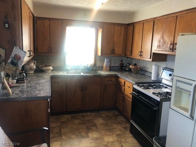 7002 Flowerdale Avenue, Cleveland, OH 44144