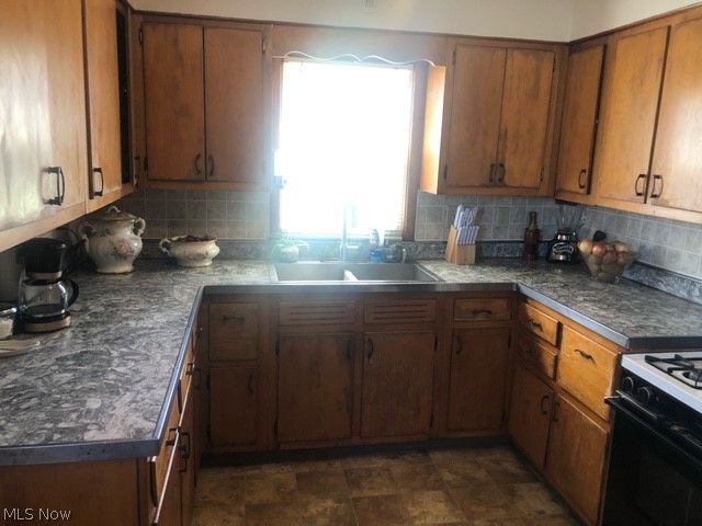 7002 Flowerdale Avenue, Cleveland, OH 44144