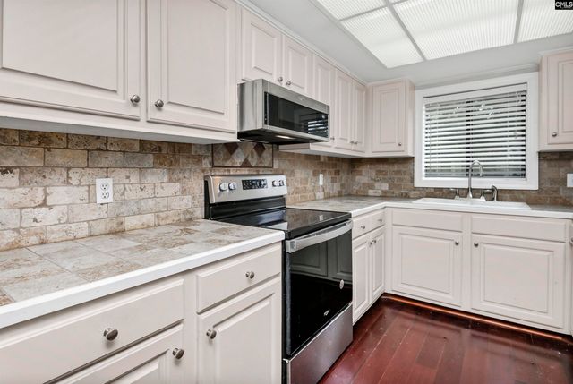 806 village Lane, Columbia, SC 29212
