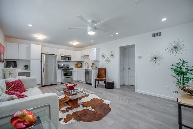 1809 Bennett Avenue 103A, Dallas, TX 75206