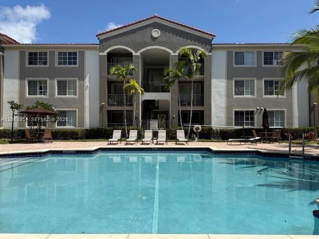 6831 SW 44th Street 203, Miami, FL 33155