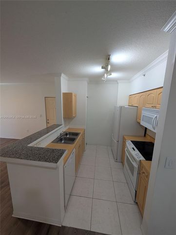 6831 SW 44th Street 203, Miami, FL 33155