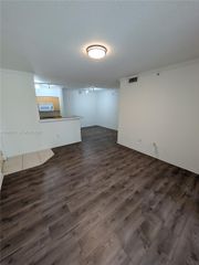 6831 SW 44th Street 203, Miami, FL 33155