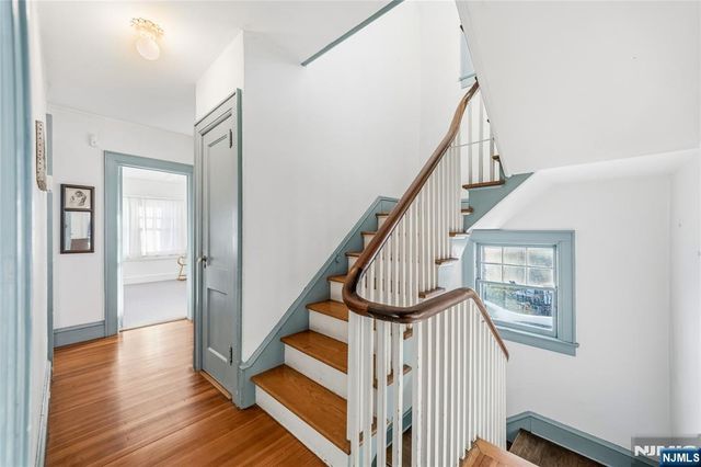 20 Paulin Boulevard, Leonia, NJ 07605