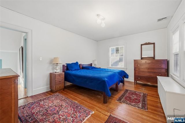 20 Paulin Boulevard, Leonia, NJ 07605