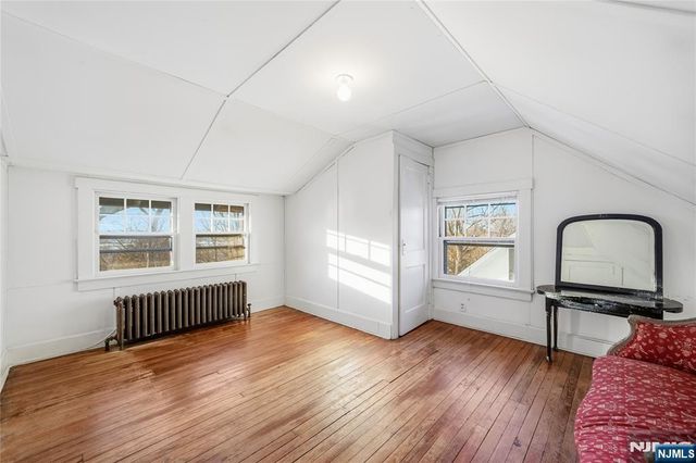 20 Paulin Boulevard, Leonia, NJ 07605