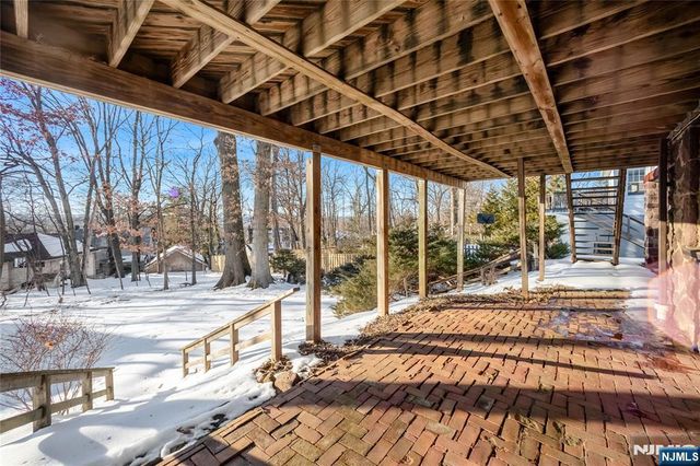 20 Paulin Boulevard, Leonia, NJ 07605