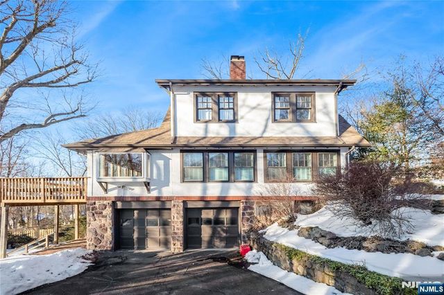 20 Paulin Boulevard, Leonia, NJ 07605