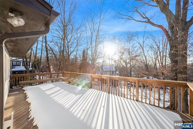 20 Paulin Boulevard, Leonia, NJ 07605