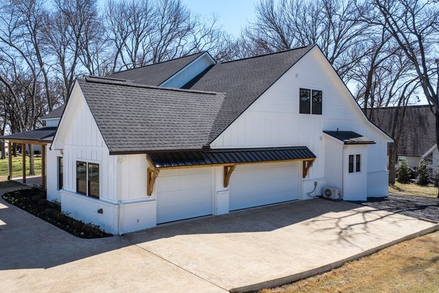 649 Enchanted Isles Drive, Mabank, TX 75156