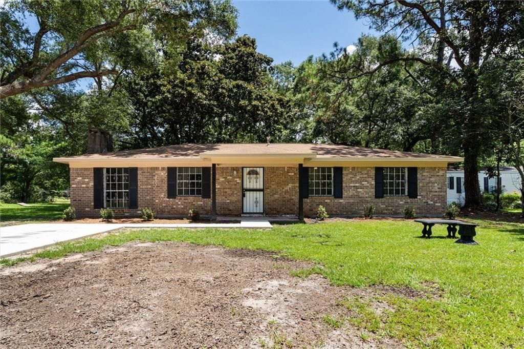 7465 Bowers Lane, Theodore, AL 36582