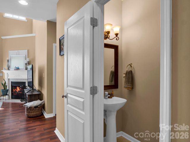 8444 Brookings Drive, Charlotte, NC 28269