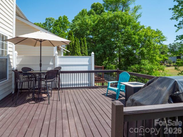 8444 Brookings Drive, Charlotte, NC 28269