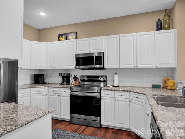 8444 Brookings Drive, Charlotte, NC 28269