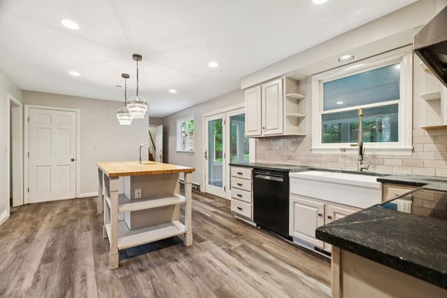 25 Pinneo Hill Road, Hanover, NH 03755