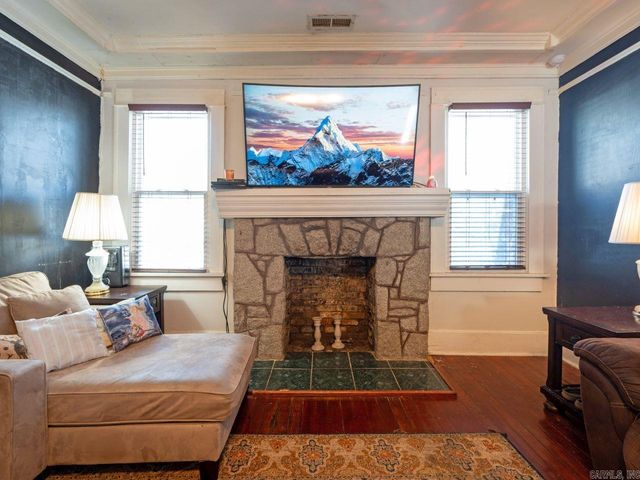 303 E Nichols Street, England, AR 72046