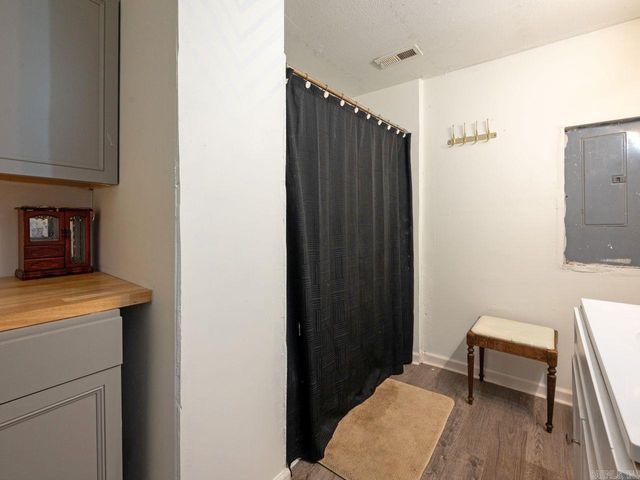 303 E Nichols Street, England, AR 72046