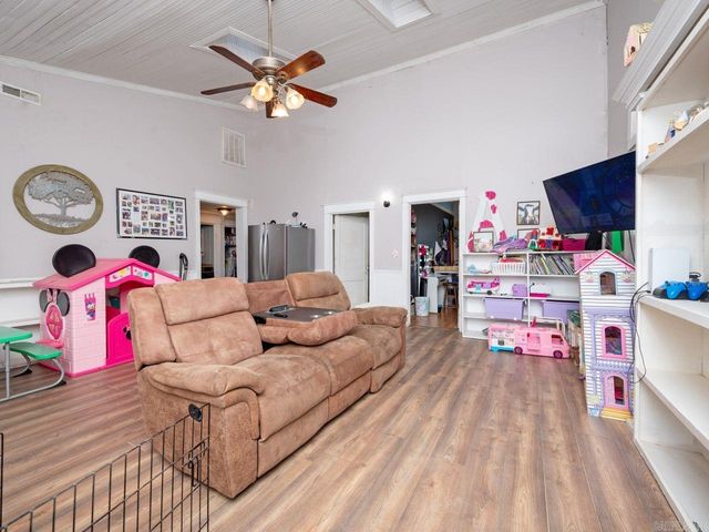 303 E Nichols Street, England, AR 72046