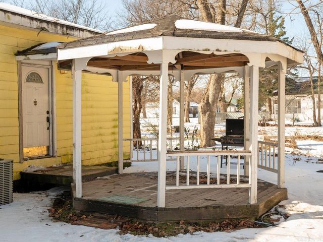 303 E Nichols Street, England, AR 72046