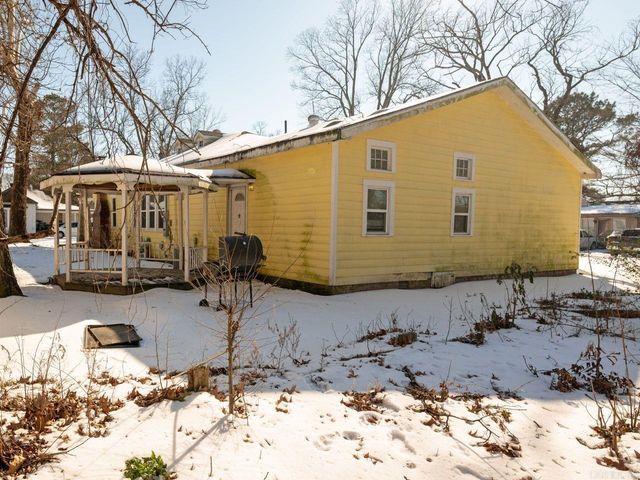 303 E Nichols Street, England, AR 72046