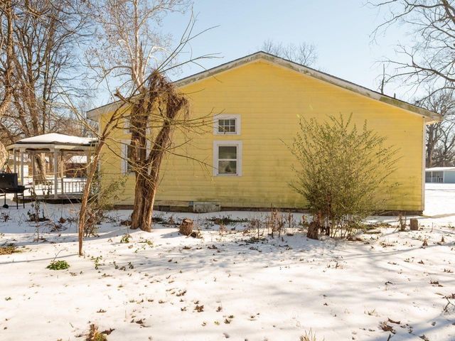 303 E Nichols Street, England, AR 72046