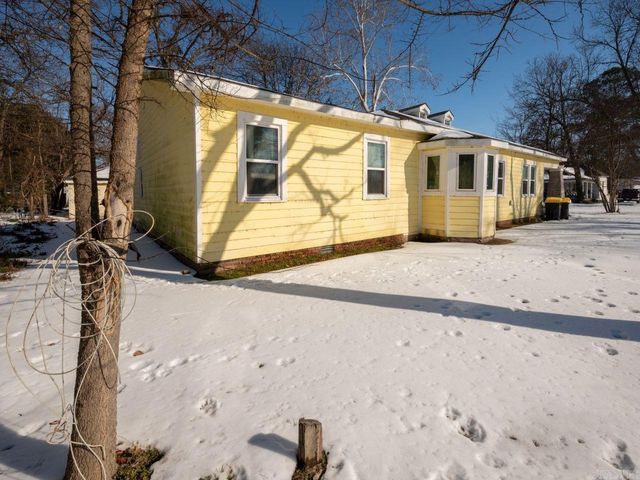 303 E Nichols Street, England, AR 72046